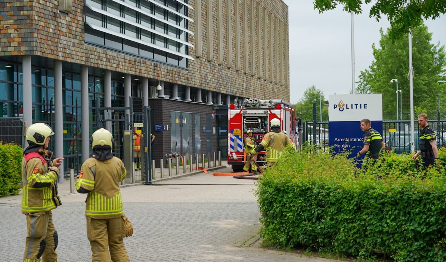 Brand bij arrestantencomplex