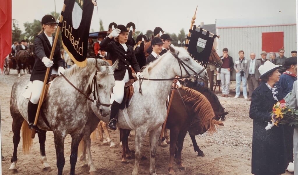 Acte de présence tijdens eeuwfeest Achterveld 600 in 1982.