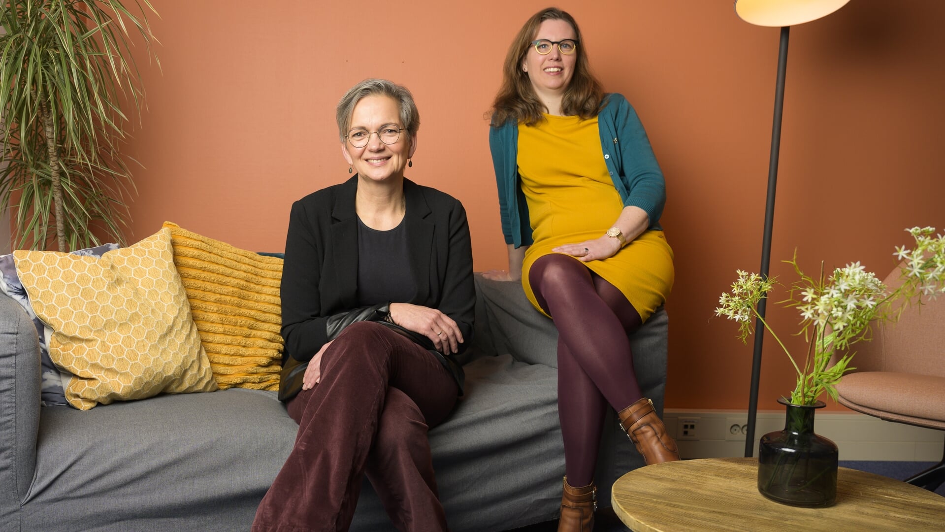 Janita Beijeman (links) en haar collega Sandra Loerakker.(project regio Arnhem/Ede).