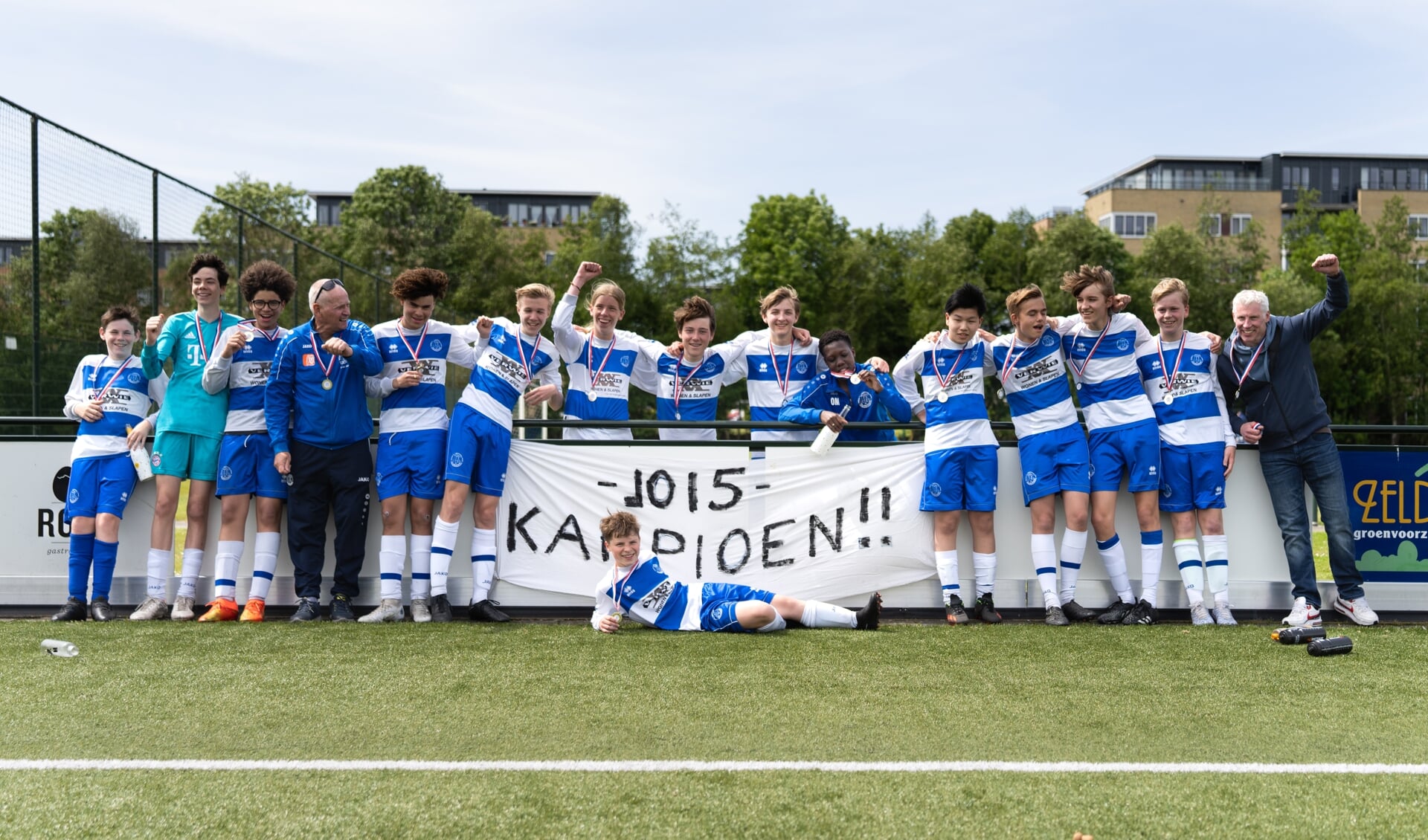 sv Ouderkerk JO15-1 zondag