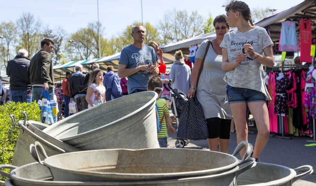 Opnieuw vlooienmarkt in 't Harde. Foto: NWVfoto 