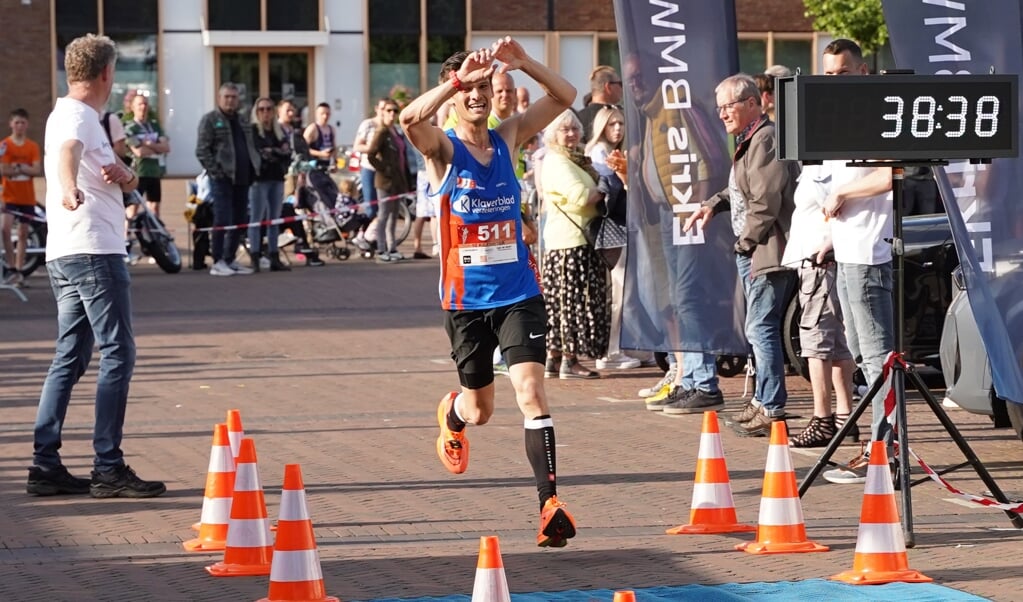 Oud-Puttenaar Myron Spoor won de 10 kilometer in een tijd van 33.39