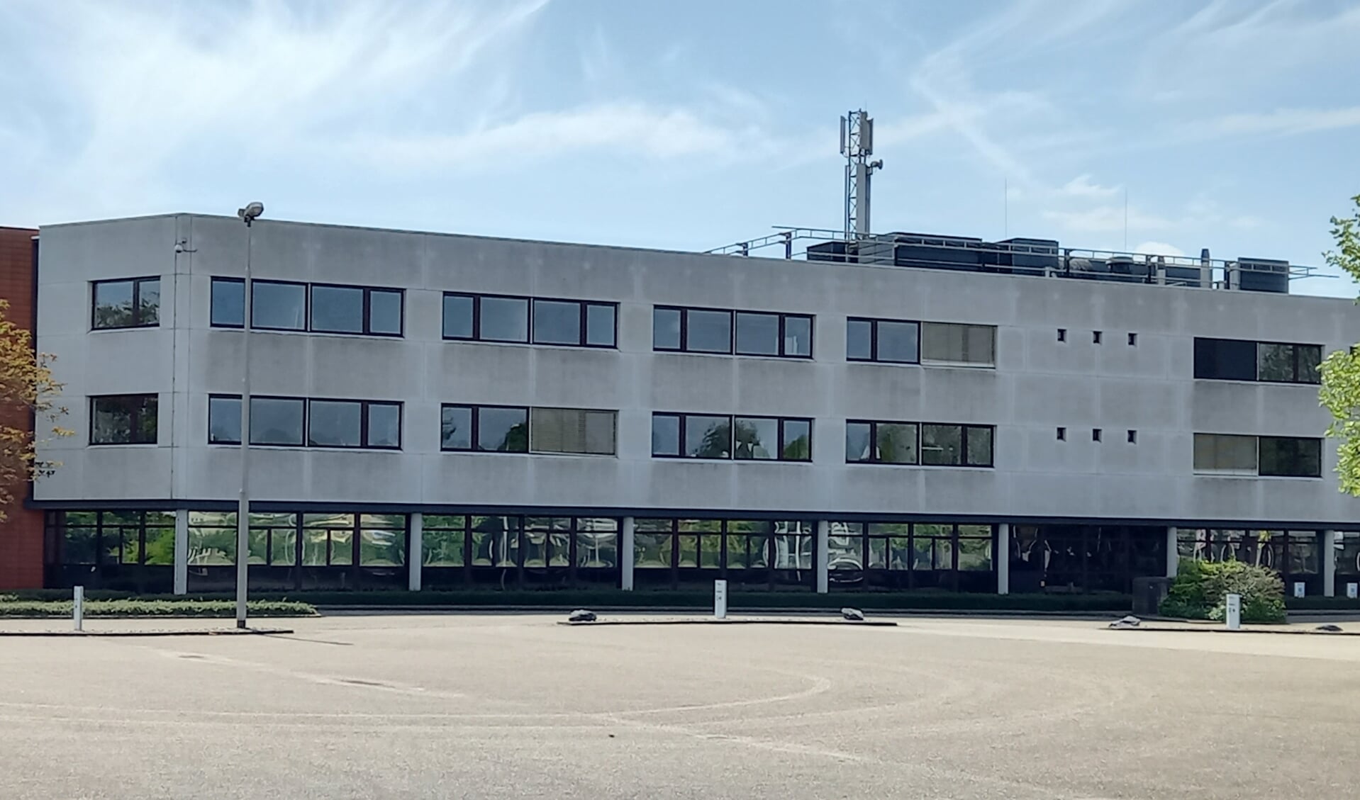 Het gebouw van EK Retail in Hoevelaken waar volgende week de inloopavonden zullen plaatsvinden.
