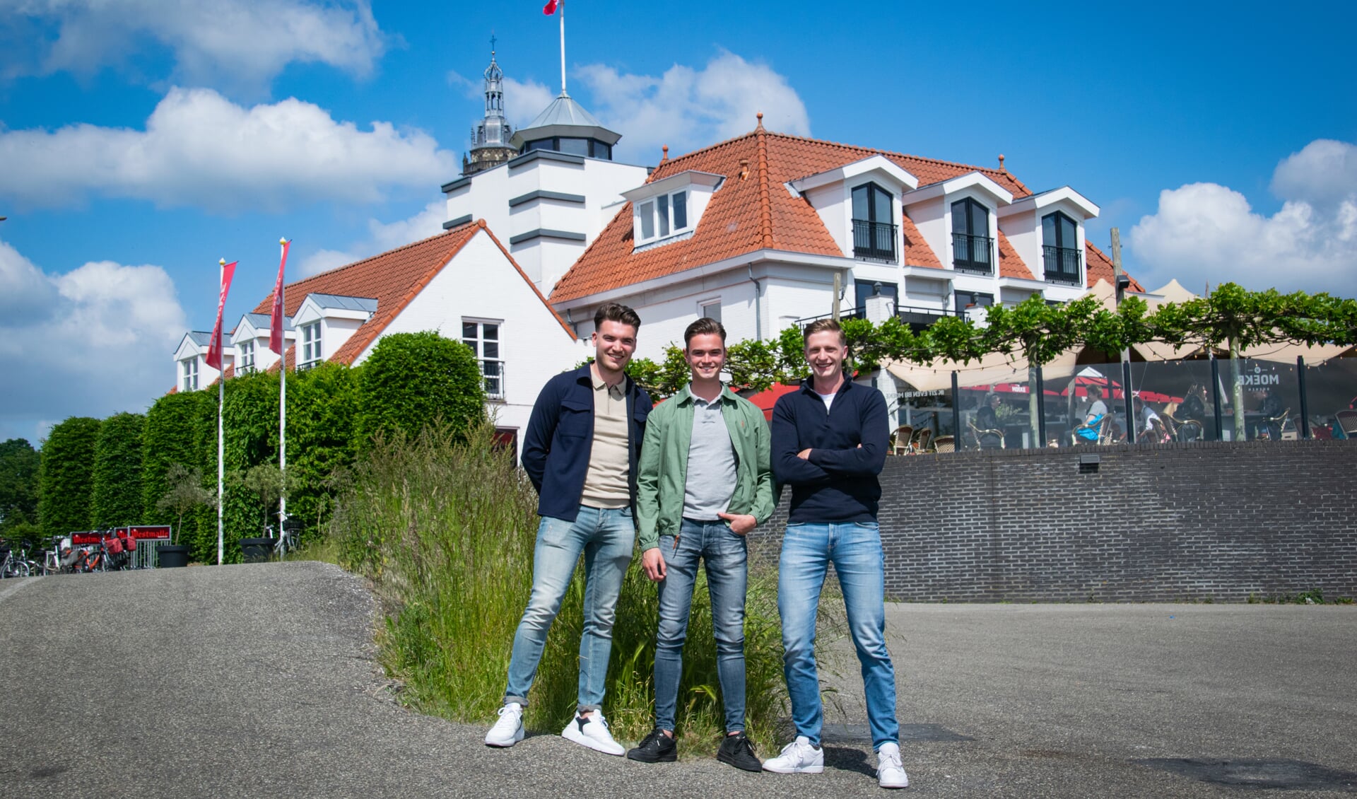 Gerco, John en Gerhard organiseren samenkomsten voor christelijke jongeren bij restaurant Moeke in Rhenen.