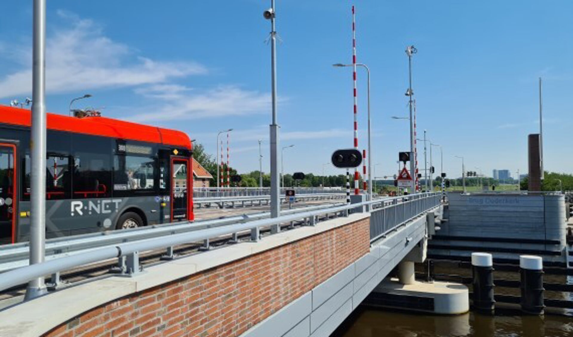 Nieuwe Brug Ouderkerk Open Voor Het Verkeer - Nieuws Uit De Regio Ouder ...