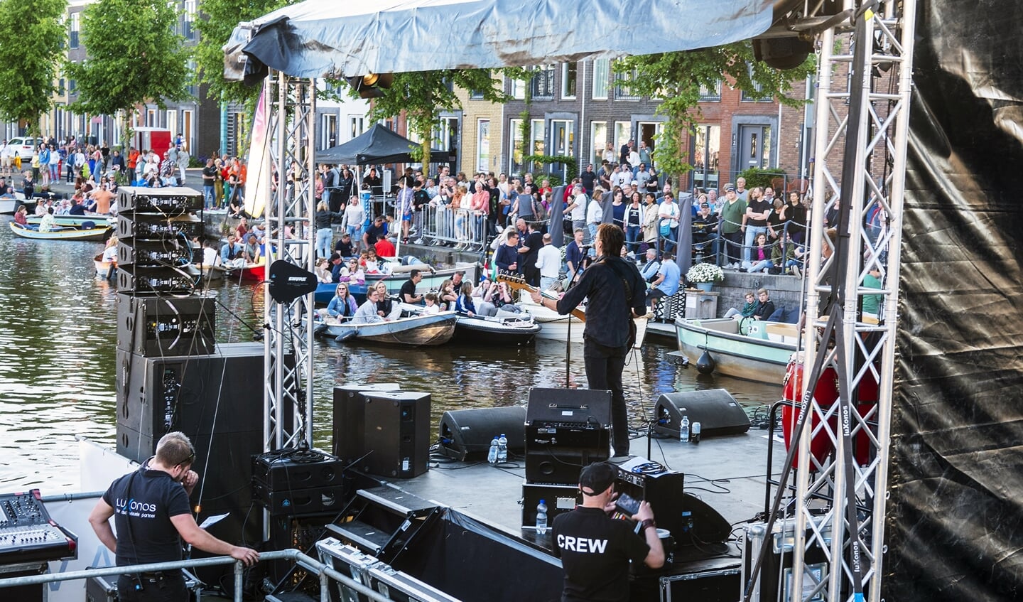 Vivavathorst grachtenfestival met DJ Hess en Rondje Doe Maar