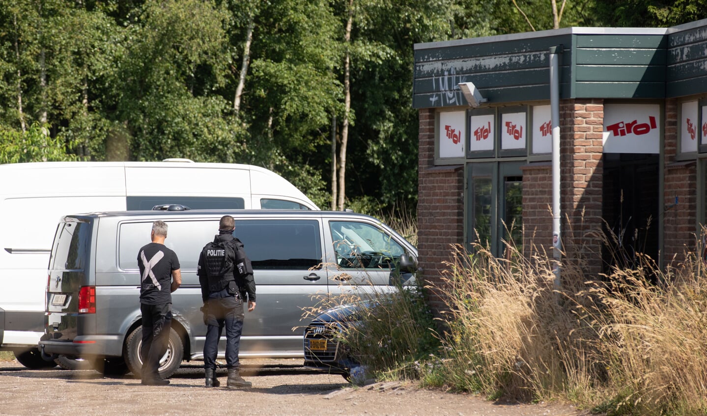 Coffeeshop ’t Klavertje Tijdelijk Gesloten Na Grote Vondst Drugs En ...