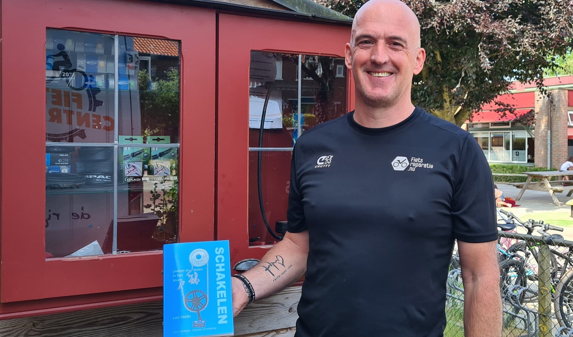 Met zijn boek 'Schakelen' wil Leo Steijn uit Ermelo de lezer kracht en inzichten meegeven.
