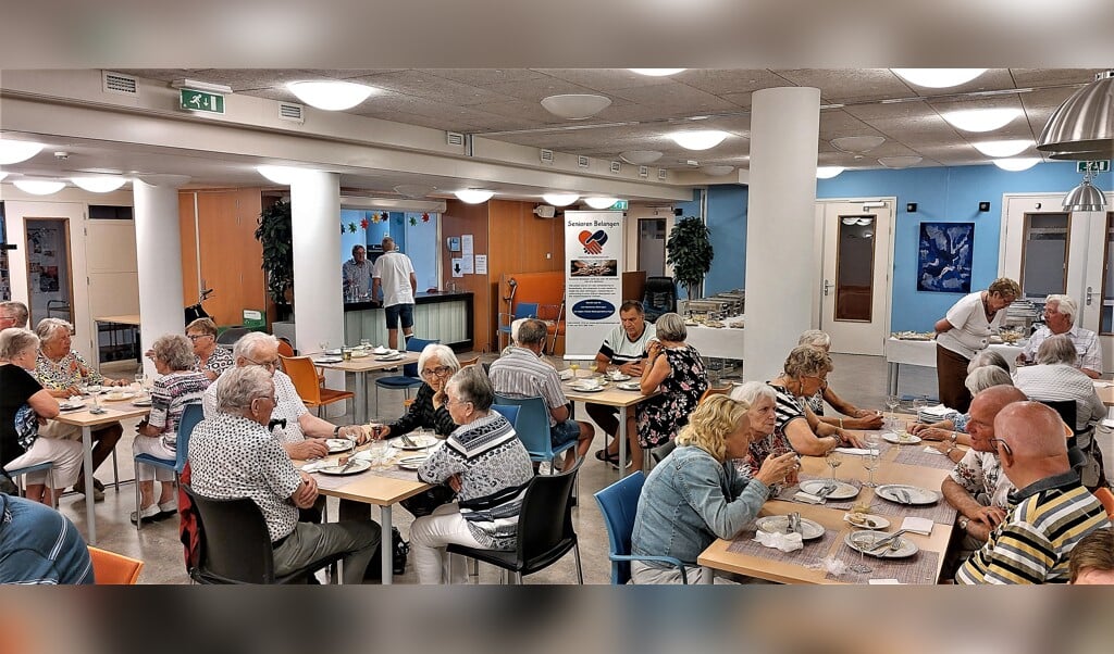 Warm/koud buffet, georganiseerd door Senioren Belangen
