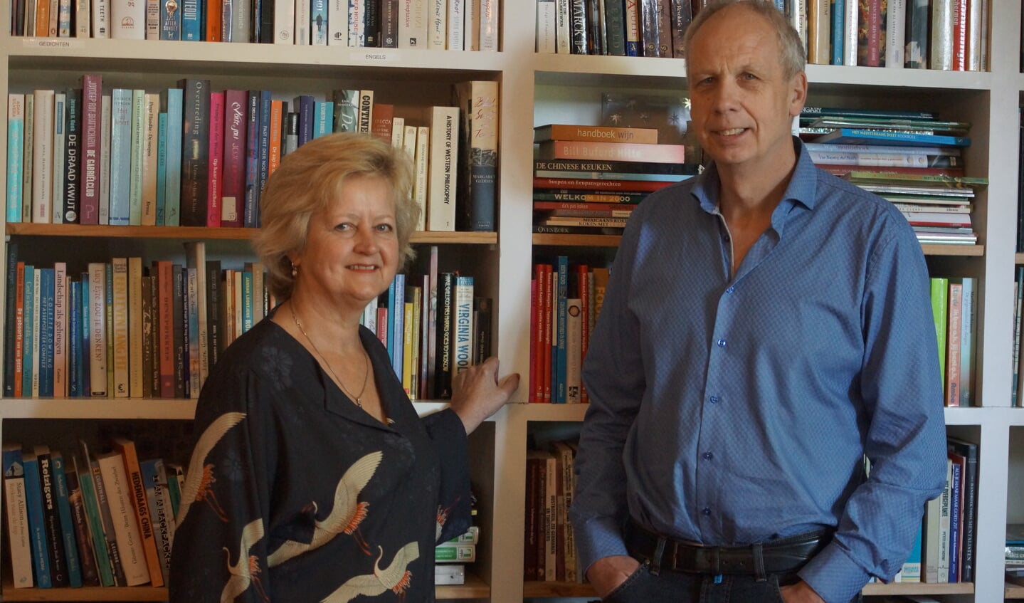 Karin van der Raad-Doornik en Gooitzen Zwanenburg zijn twee van de vijf juryleden van de Baarnsche Literatuurprijs. 