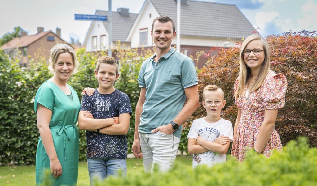 Hanneke en Egbert met hun kinderen Stijn (11), Sil (7) en Lauren (14).