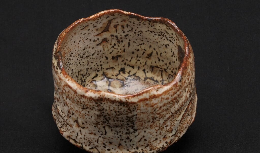 Chawan, Shino glazuur, h 9,7 cm, Ø 13 cm, houtstook