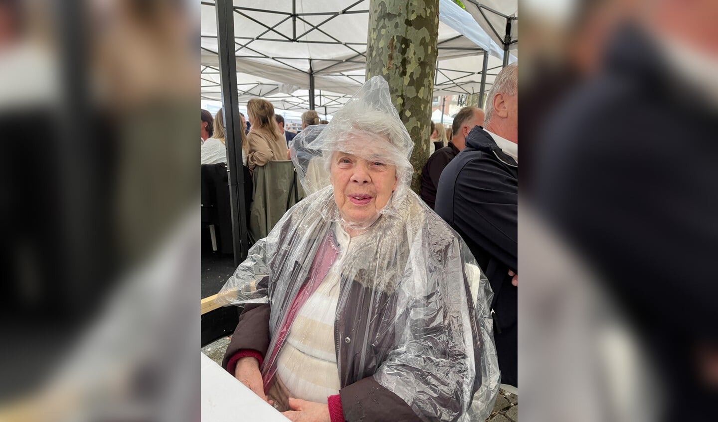 (O)ma geniet op het Vrijthof bij André Rieu, ondanks de regen…