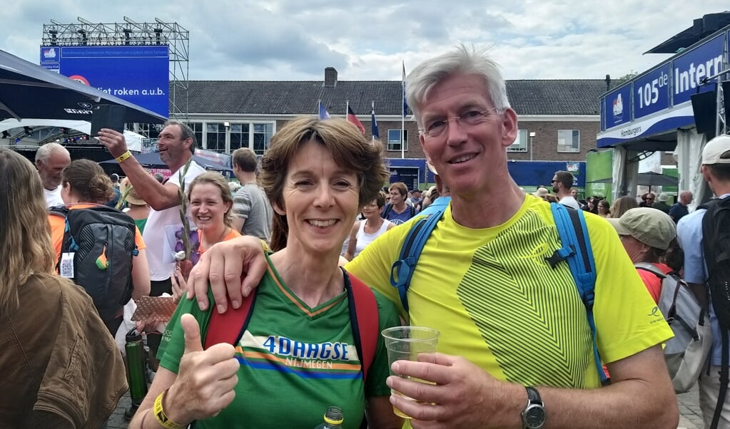 Dorine en Leon Hendriks op de Wedren, na de finish van de derde dag