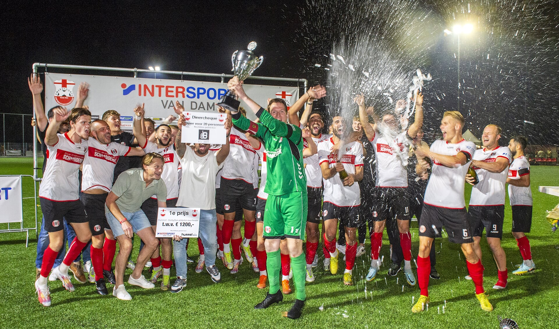 De finale-avond van Amersfoorts Voetbalkampioenschap 2023.