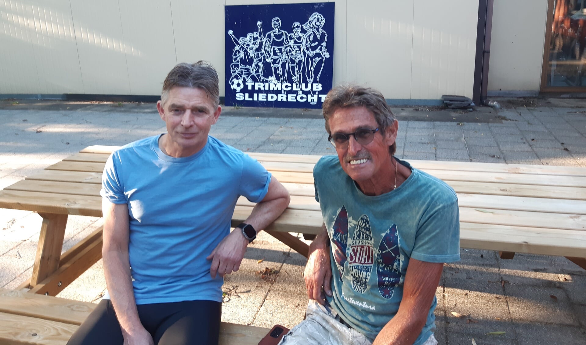 Leen de Groot en Chris van Wijk zijn de trainers die een nieuwe loopgroep opstarten.