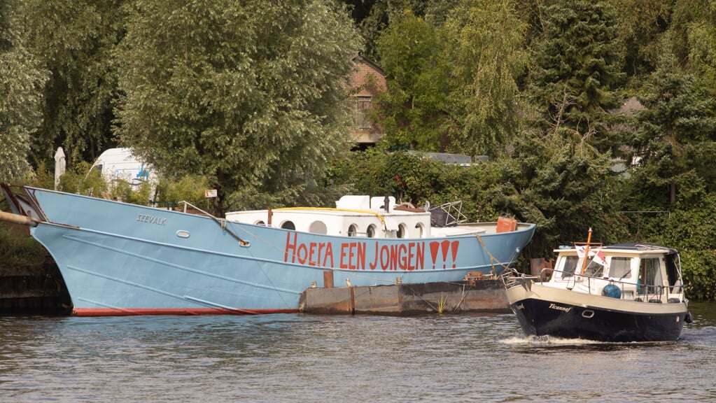Onder andere Arend werd 08-08-23 geboren op het woonschip van de familie Dorresteijn in Baarn.