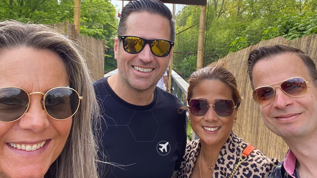 Marie-Sophie, Martijn, Tamar en Mark houden wel van een feestje