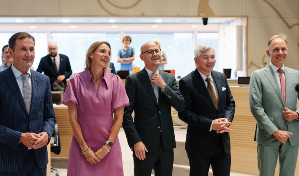 Van links naar rechts Rob van Muilekom, Mirjam Sterk, Has Bakker, André van Schie en Huib van Essen.