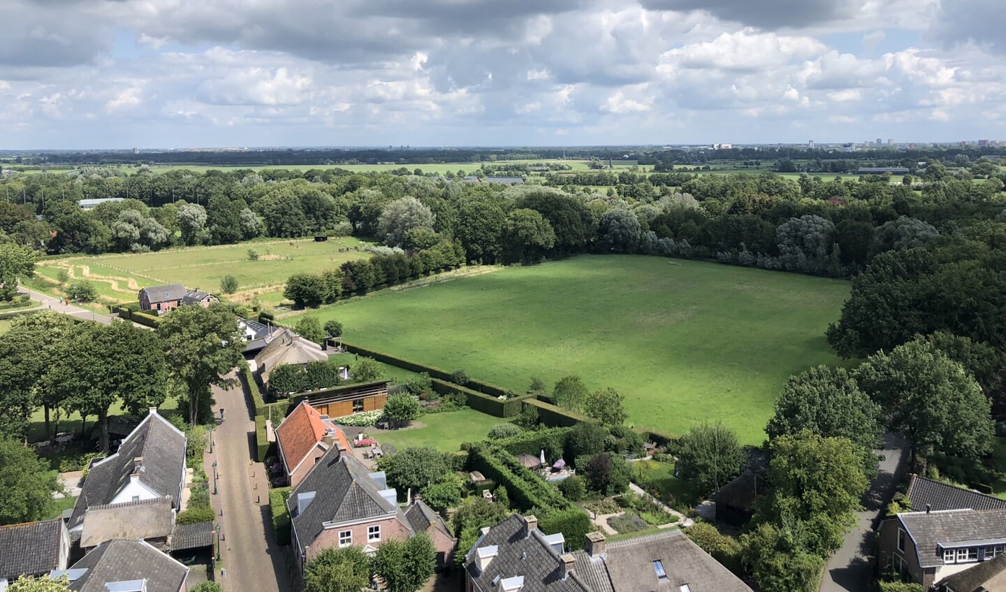 Prachtig uitzicht na het beklimmen van de toren van de Oude Kerk in Soest.