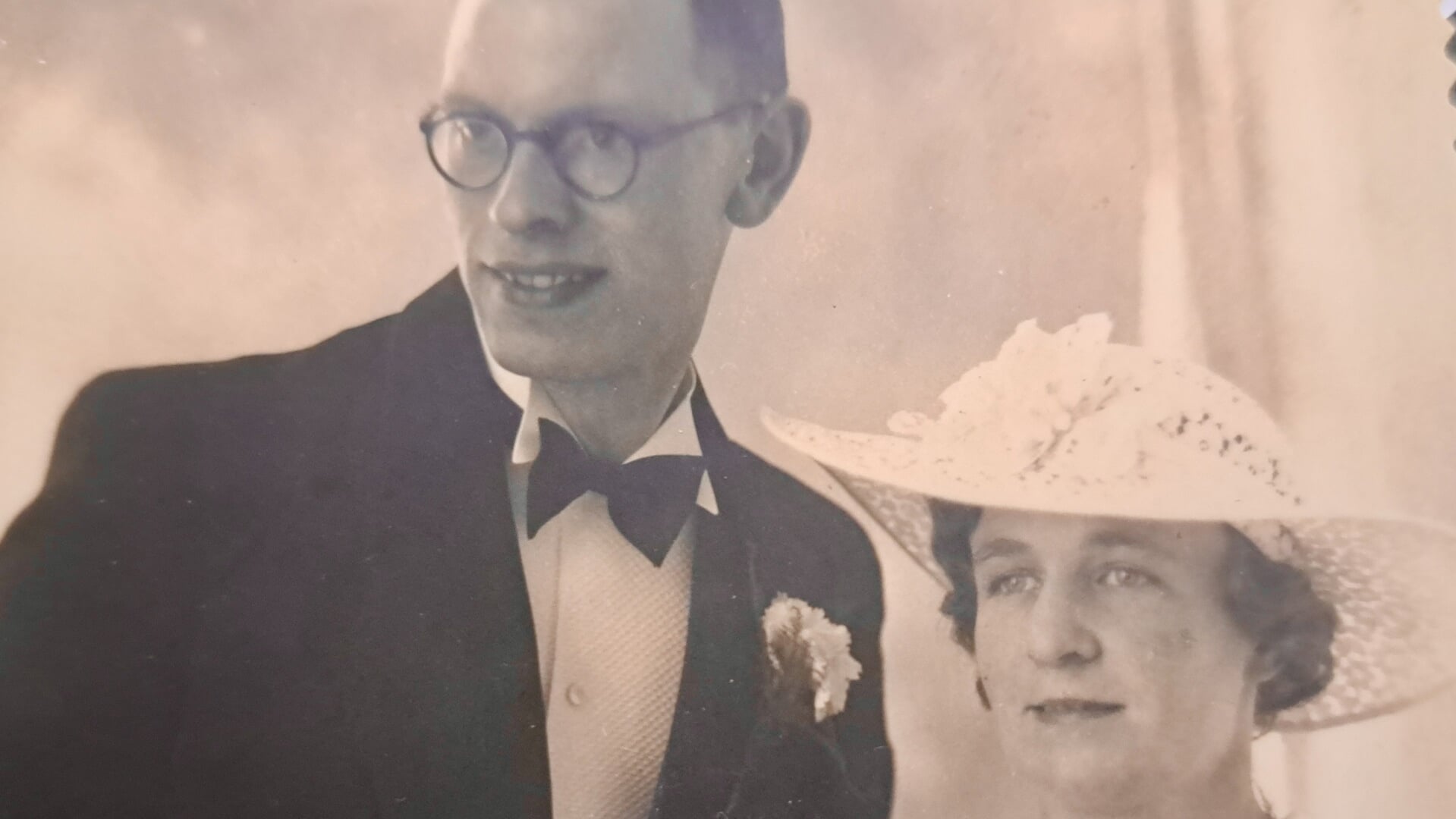 Nicolaas Noordam en Corrie Roovers leerden elkaar kennen in een weeshuis in Den Haag. Ze trouwden op 18 mei 1937.