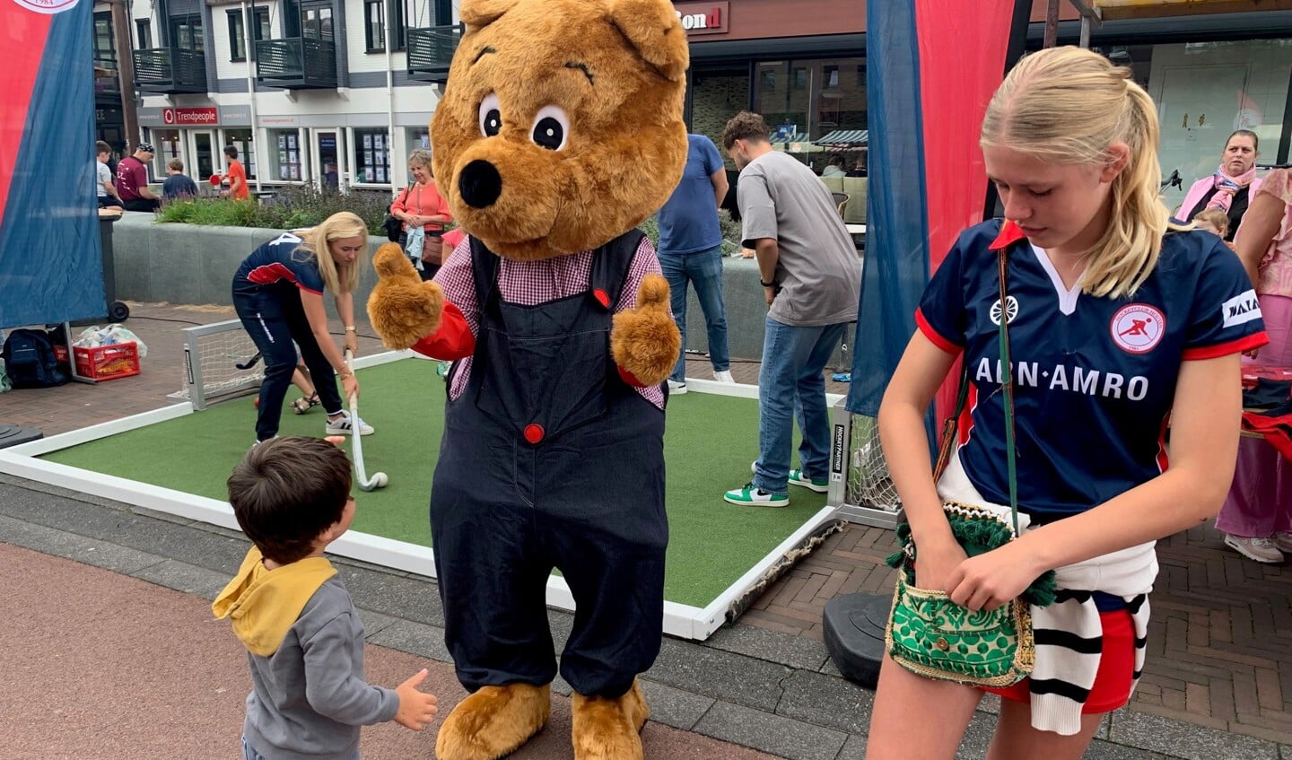 Ontmoeting met de mascotte van HC Houten
