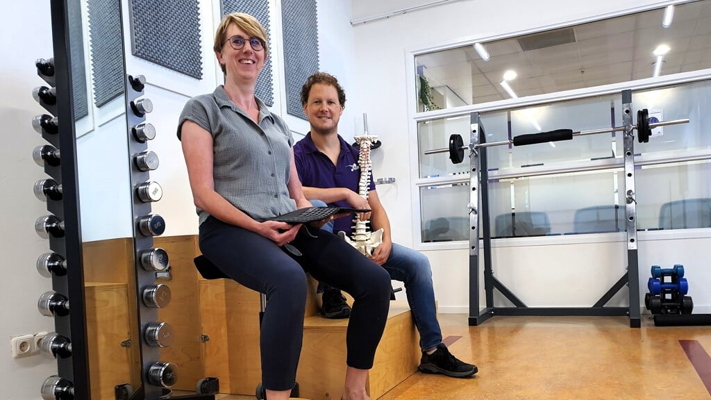 Oefentherapeut Karin Vaessen en Carl Kerseboom, fysiotherapeut bij M-Visio, zijn blij met hun intensievere samenwerking.