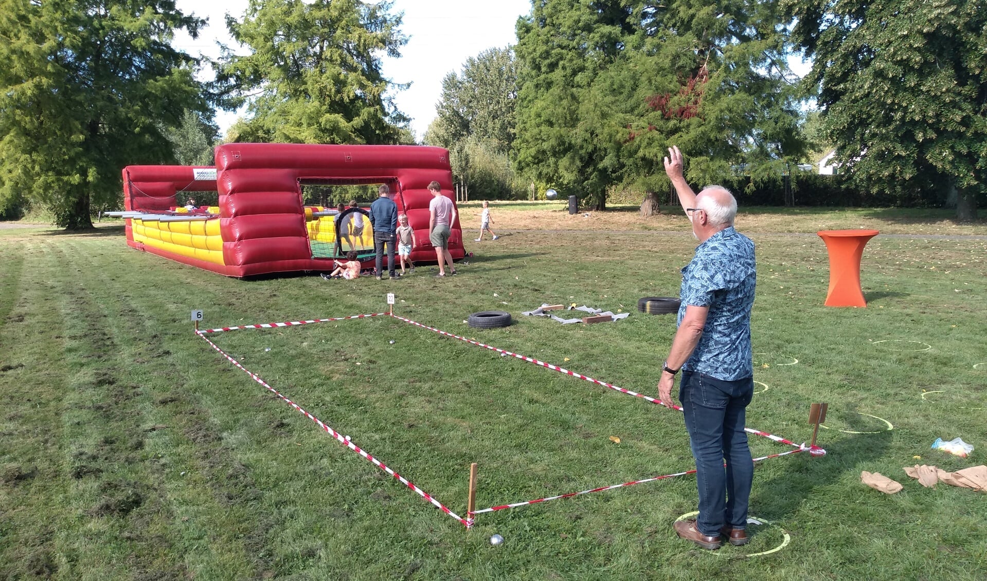 Jeu de Boules stond naast levend tafelvoetbal