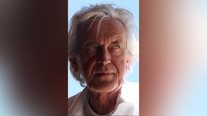 Dorpsdichter Henk Vaessen schrijft regelmatig een gedicht voor De Puttenaer.