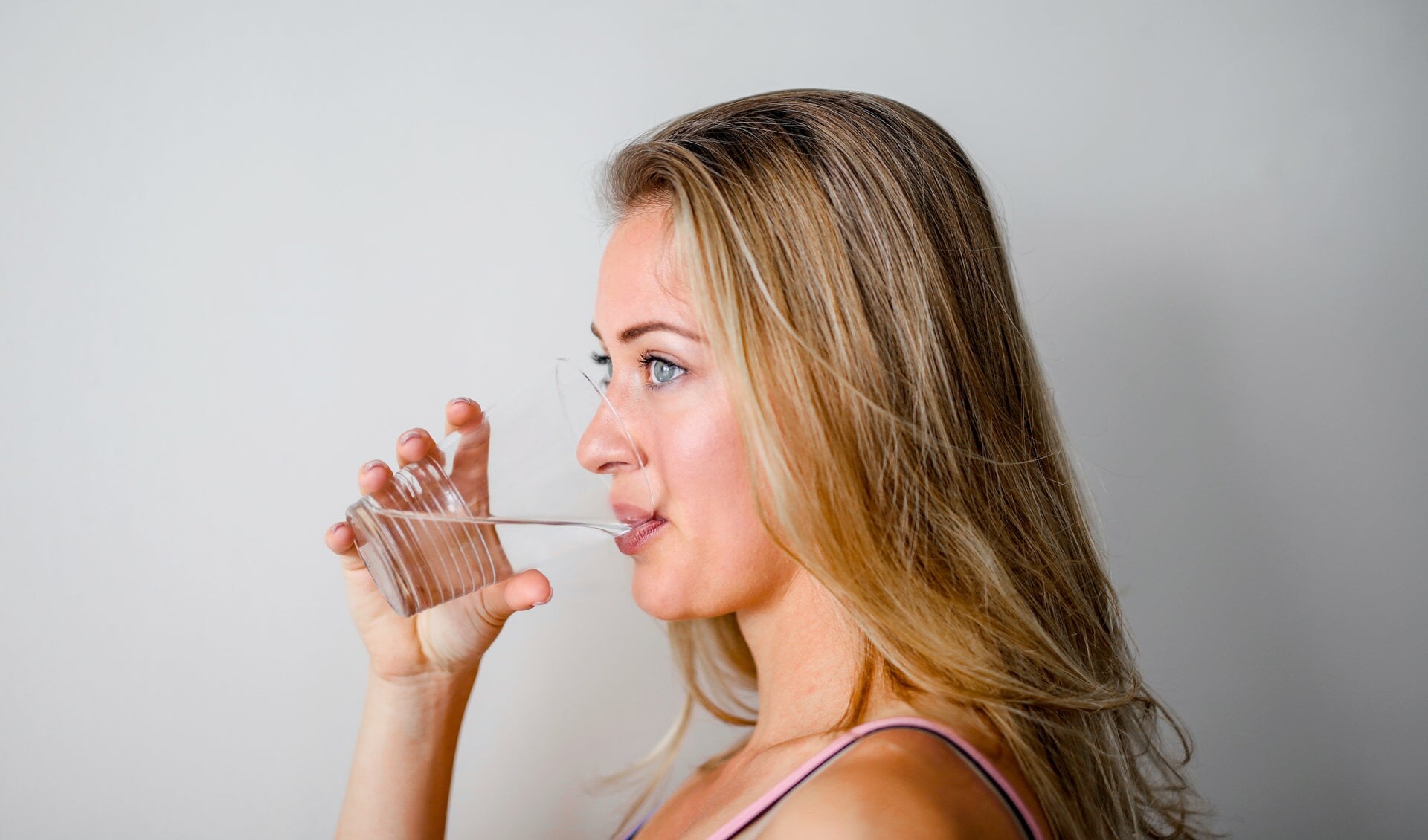 Een belangrijke tip van Tara Verschoor van The Healthy Club: drink voldoende water!