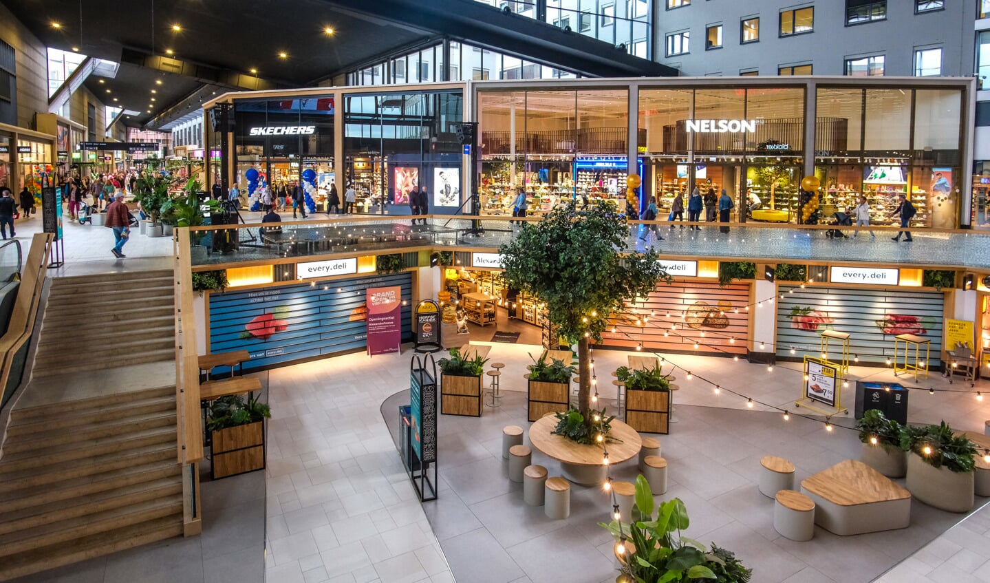 Grand Opening winkelcentrum 4 Meren
