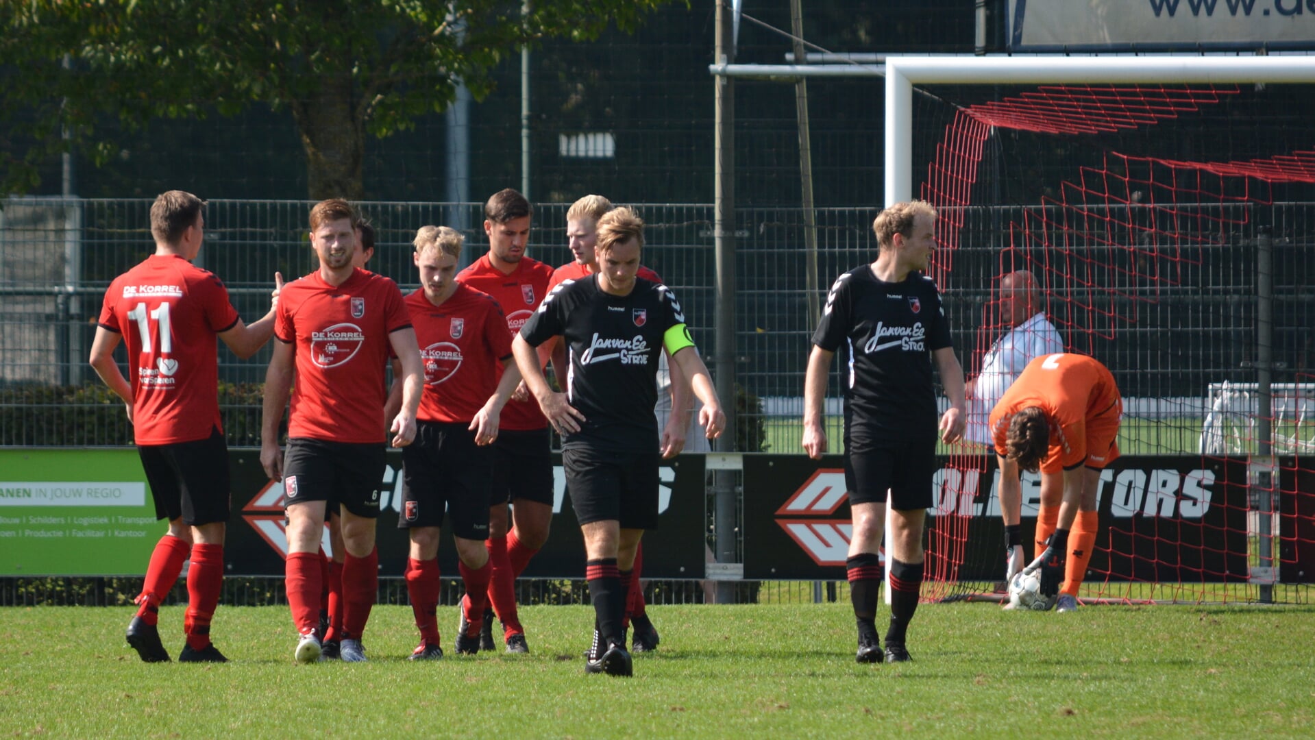 Terschuurse Boys (archief) won met 2-0 bij DFS Opheusden.