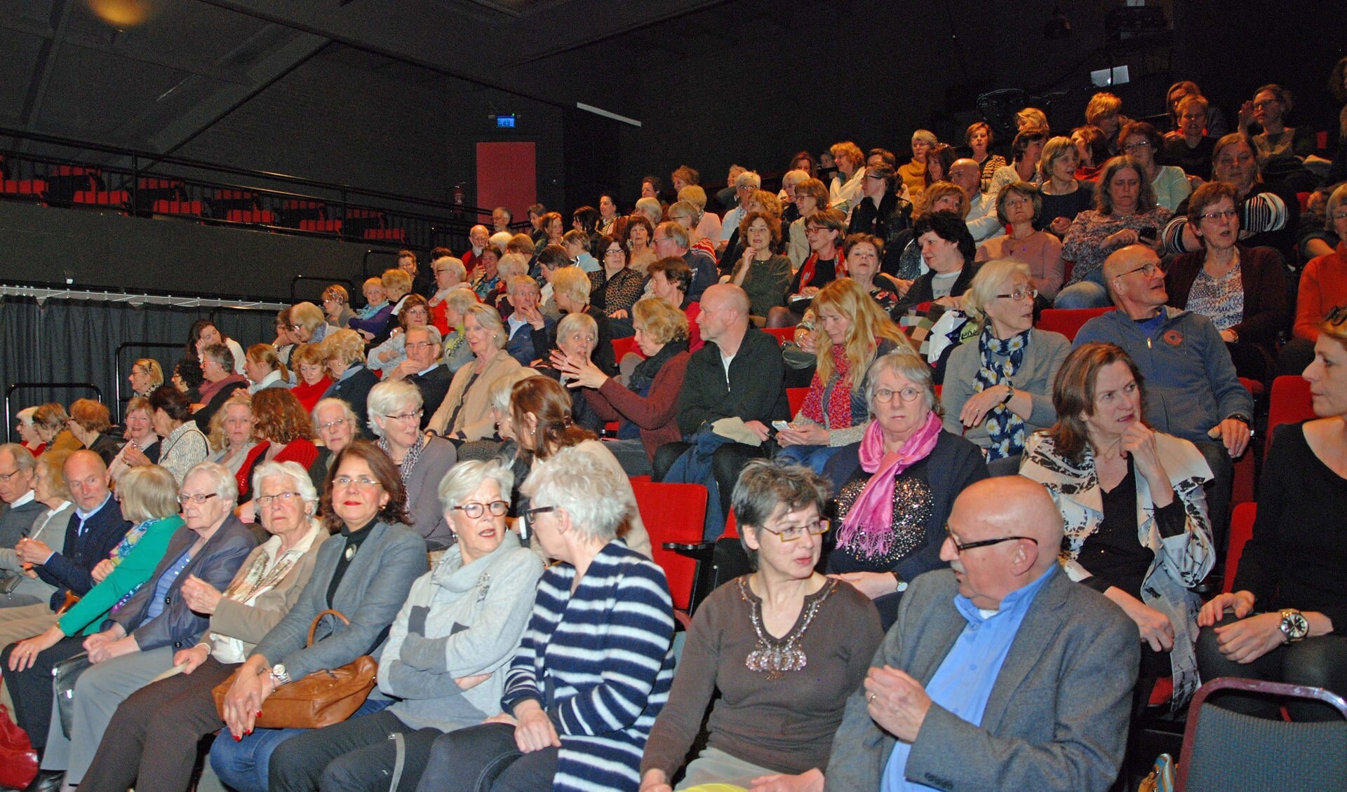 Bij grote schrijvers, zoals hier tijdens een bijeenkomst met Griet op de Beeck, was er nog veel publiek.