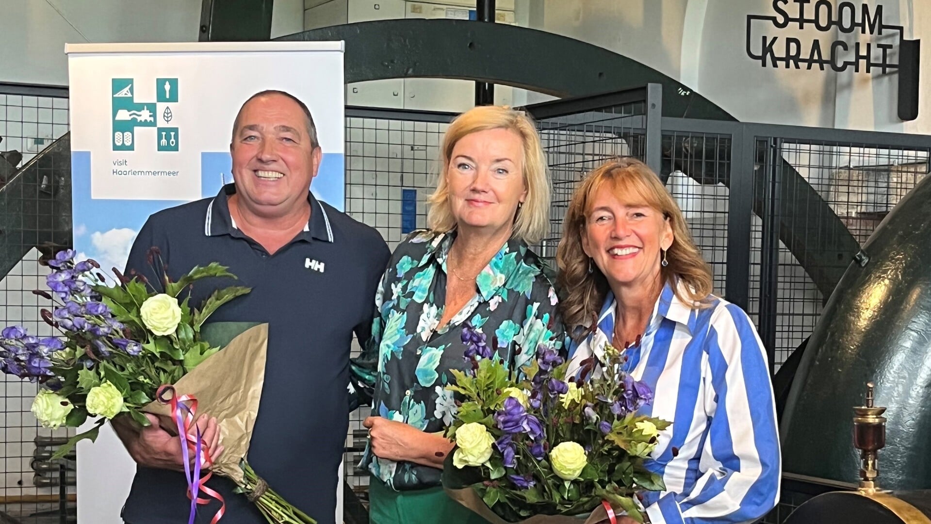 Kunstenaar Franz Bodner, Elise van Melis (directeur Cruquius Museum) en wethouder Marja Ruigrok (Cultuur) tijdens de opening van de tentoonstelling.