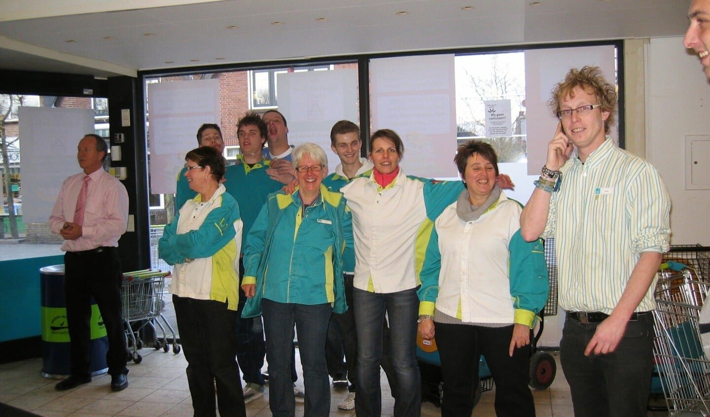 Team Super de Boer tijdens de sluiting in januari 2011, met onder andere Corrie, Esther, Dennis, Henriette en Patrick.