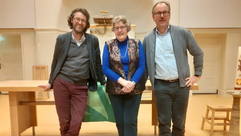 V.l.n.r. Gerrit van Dijk, Aleida de Hoog en Henk Reinders. Niet op de foto: Marien Kollenstaart.