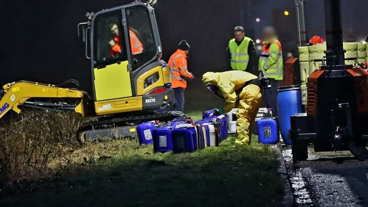 Langs de A1 werden eerder dit jaar tientallen jerrycans met vermoedelijk drugsafval gevonden.