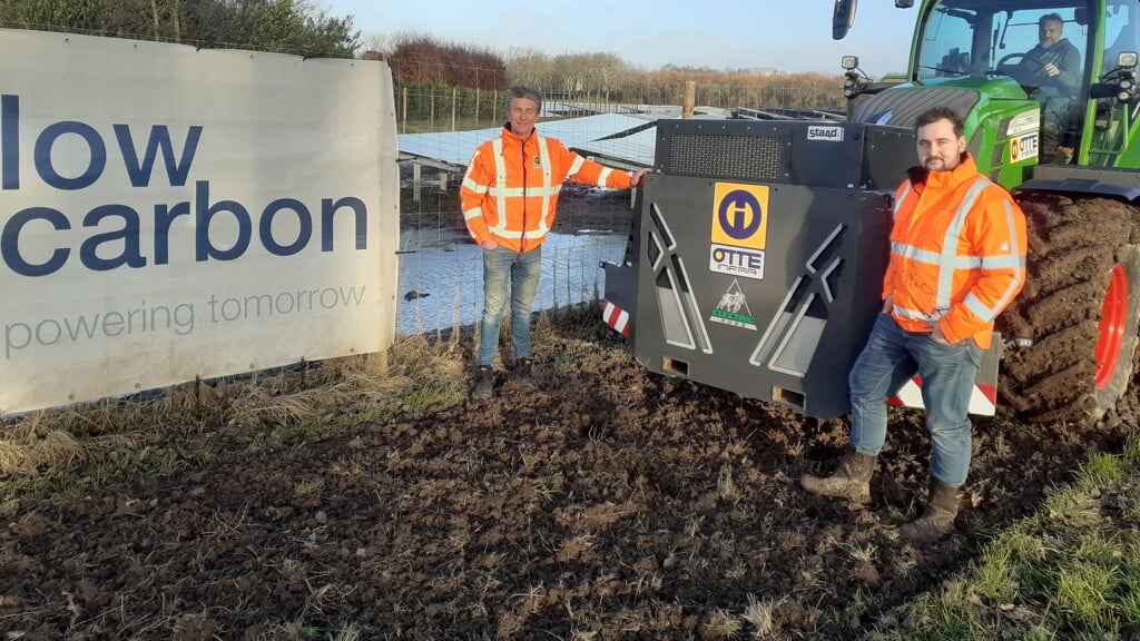 Gieljan Otte (l), eigenaar van Otte Infra en projectleider Jelle ter Braak