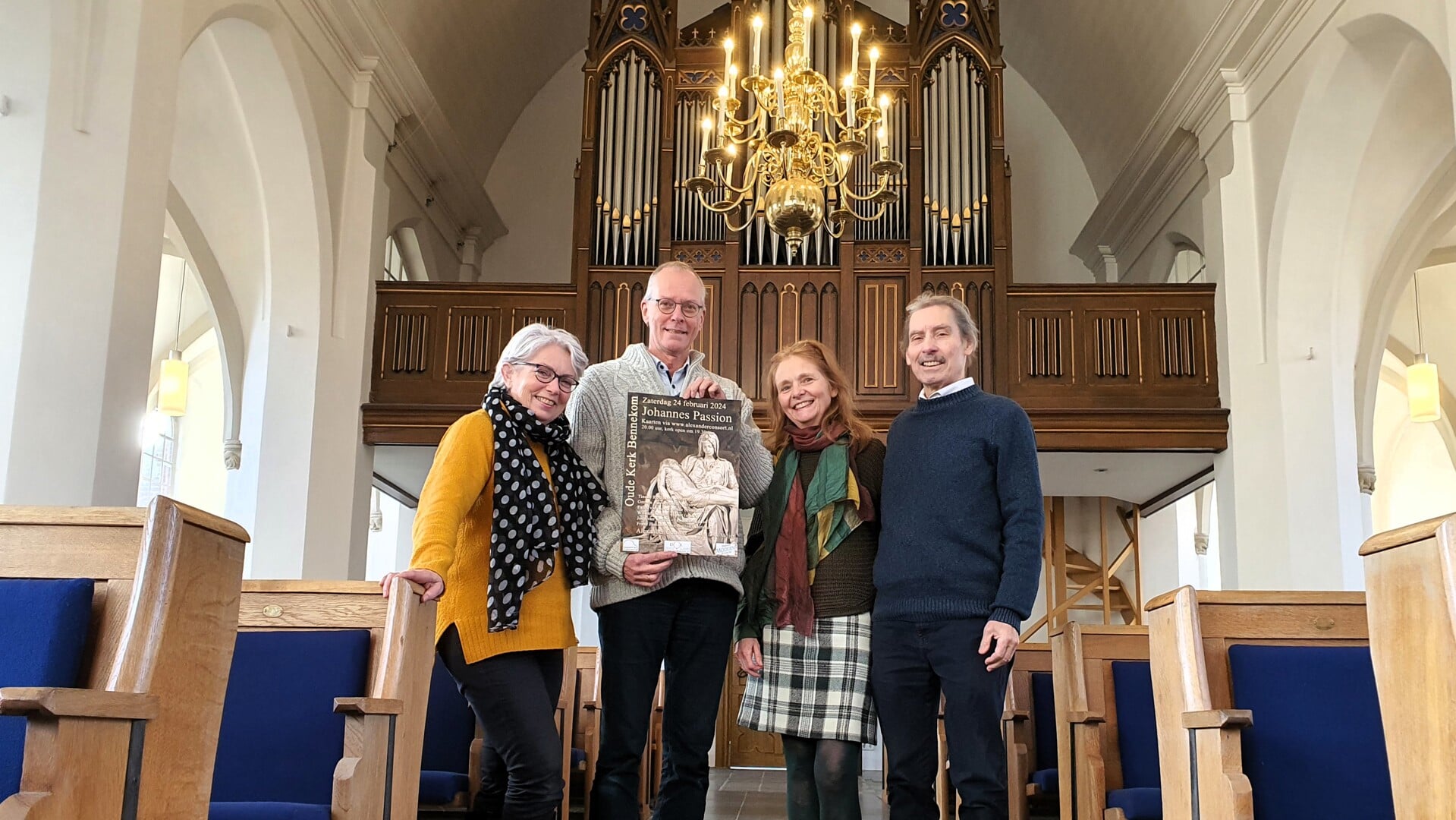 Dick en Elly Meijer, Inja Botden en Rémy Baudet (v.l.n.r.) kijken nu al uit naar het uitvoeren van de Johannes Passion in de Oude Kerk.
