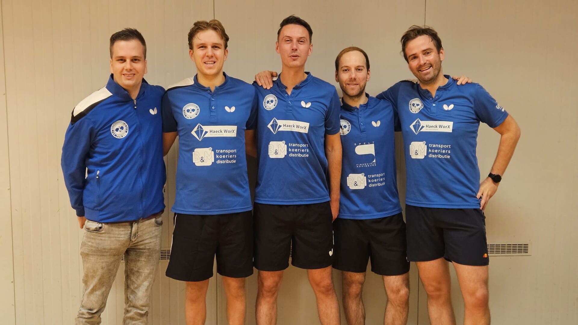 Het succesvolle TTV Ede team: Nino Stormink, Rogier Kessel, Yorick Schurink, Maarten Loeve en Mick de Vette.