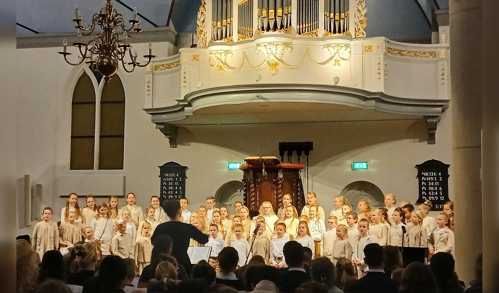 Oude Kerk Lunteren Live Oude Kerk in Lunteren afgeladen vol voor kerstconcert kinderkoren