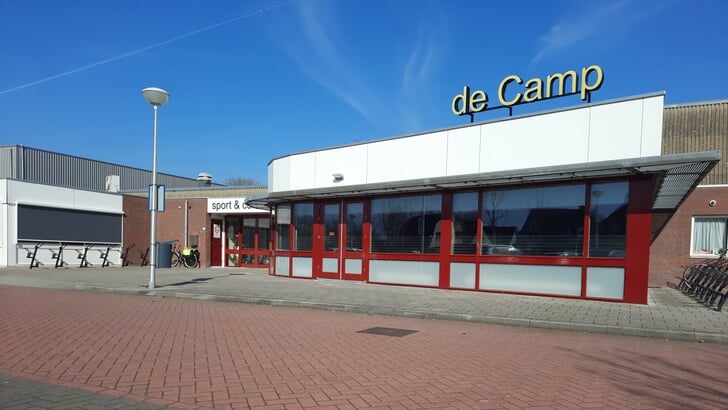 De huidige sportaccommodatie biedt niet langer voldoende ruimte om aan de groeiende vraag te voldoen.