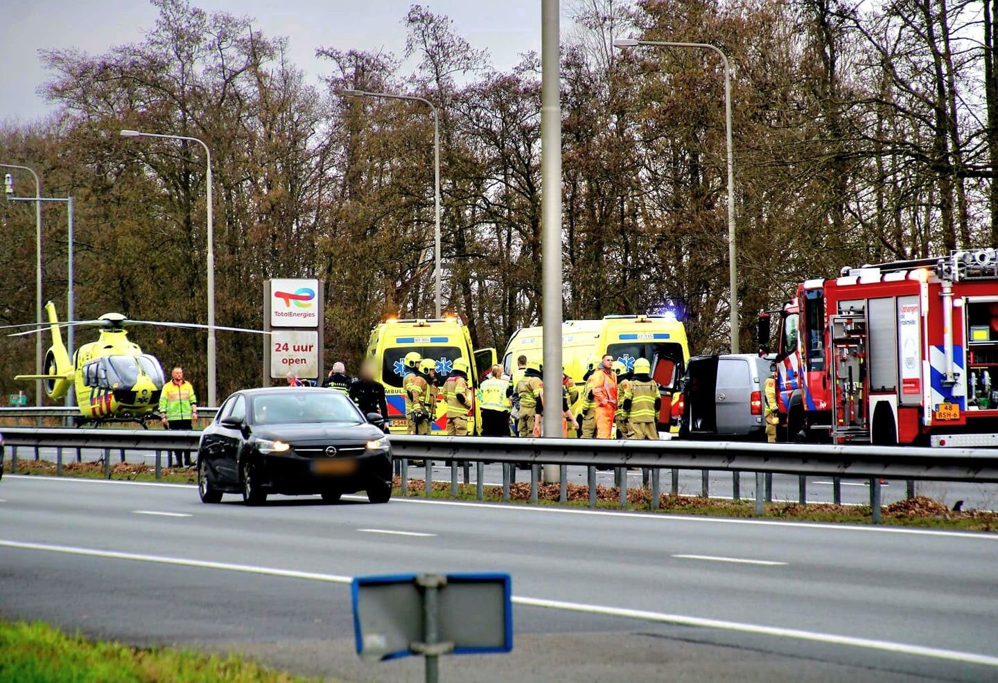 Dode En Twee Gewonden Bij Ongeval Op A1 Bij Terschuur (update ...