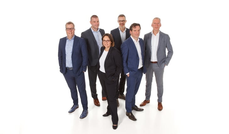 Van links naar rechts: Gert van den Belt, Jan Veldhuizen, Maura van den Bossche, Arjan Dunnink, Tom van Benthem en Hans Jansen.