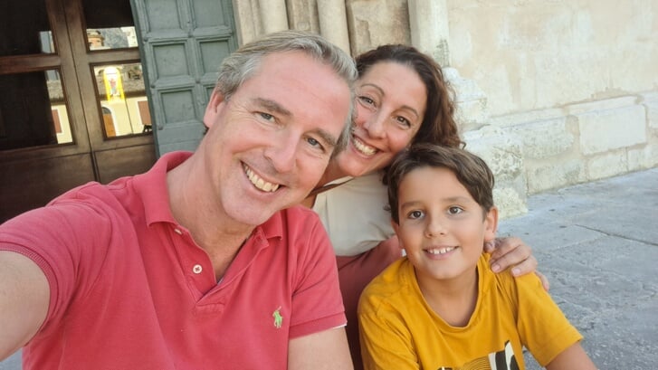 Bauke, Melanie en Julius genieten van het leven in Italië.