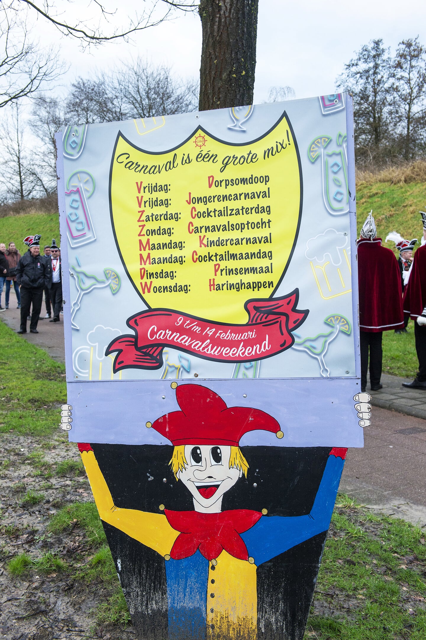 Hoogland start carnaval met dorpsomdoop naar 't Zankruuersgat
