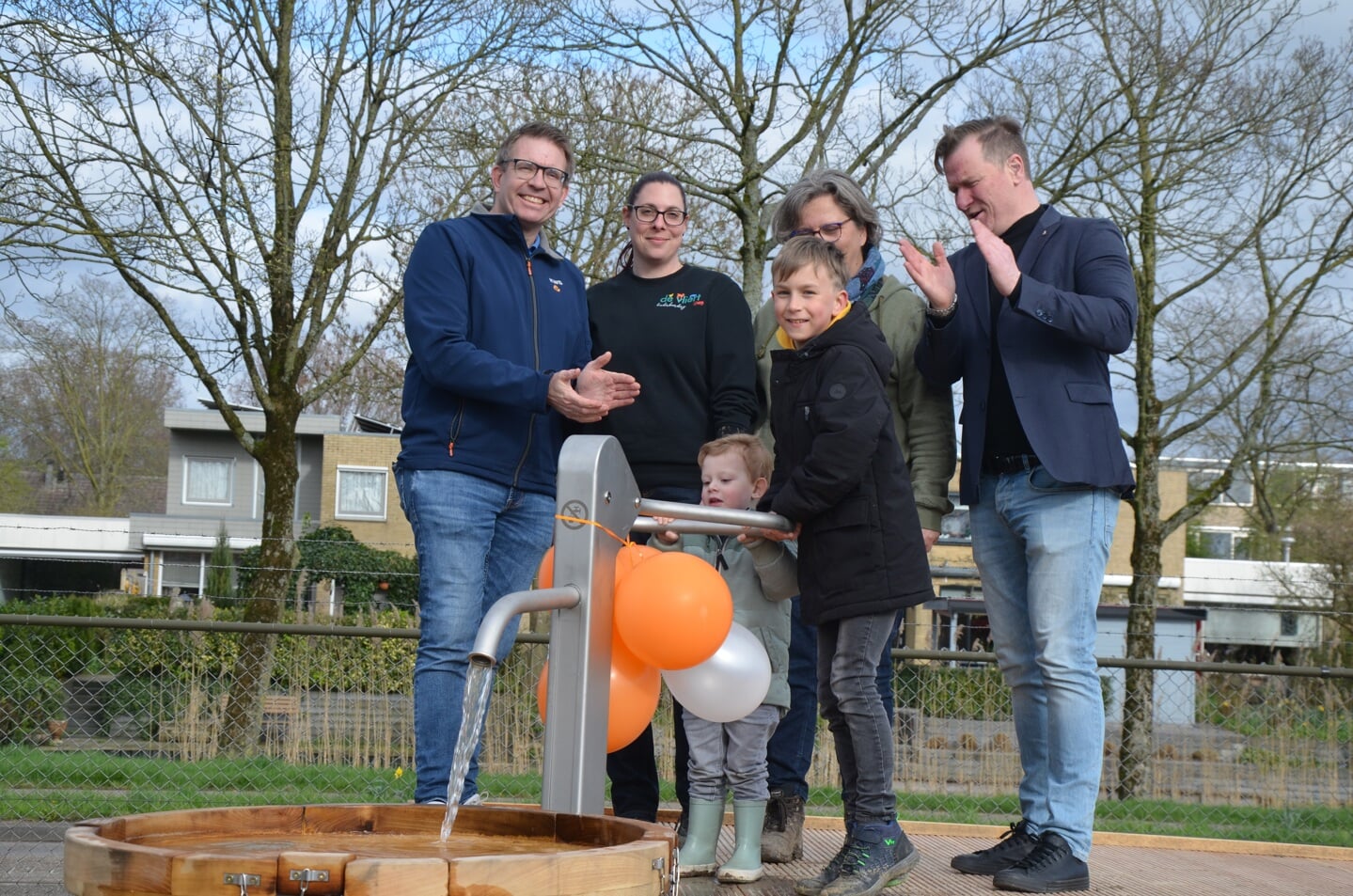 De waterspeelplek bij de kinderboerderij wordt officieel geopend