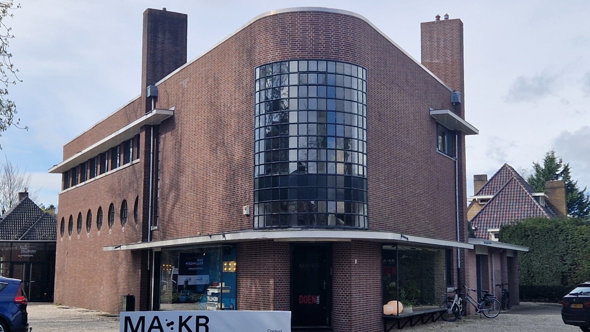 In dit gebouw is het kantoor in Zeist gevestigd.
