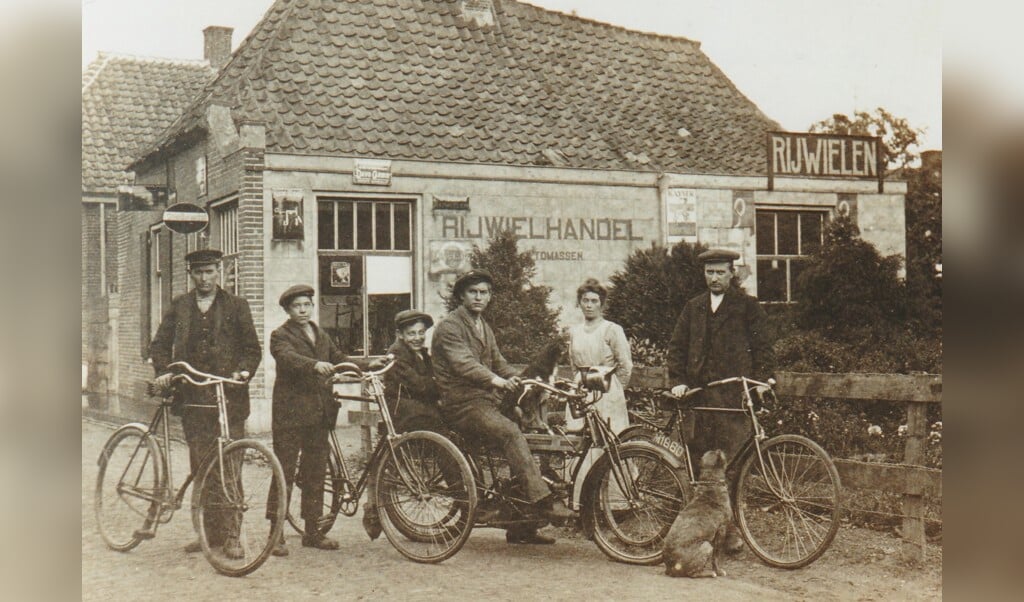 Putten op de fiets in de jaren '30