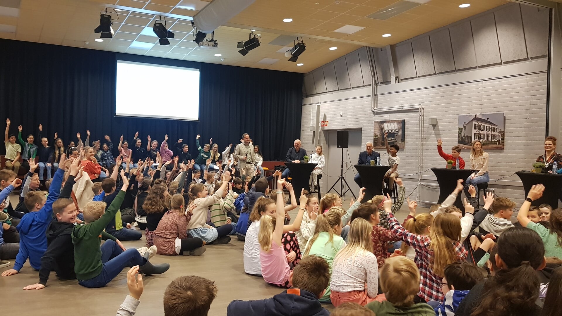 Woudenbergse kinderen deden enthousiast mee met het kinderdebat dat door het CDA was georganiseerd.